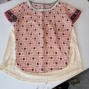 Patterned Short Sleeve Top with Red and Cream Design